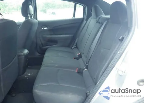 2013 Chrysler 200 Lx z USA, uszkodzony, nr VIN 1C3CCBAB6DN640744